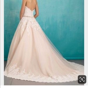Wedding dress - new, never worn, see size chart